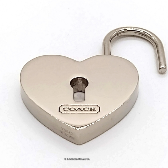 Vintage COACH Red Enamel Heart Lock Love Keychain Purse Fob charm. - Picture 6 of 8